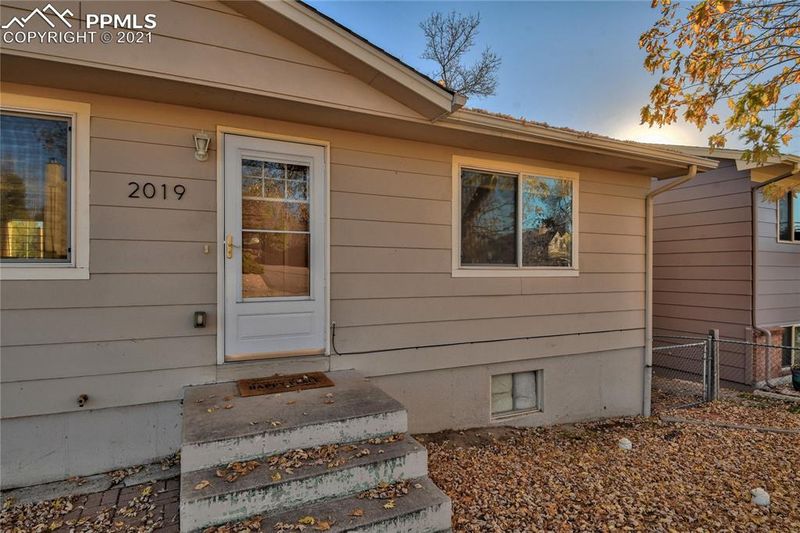 2019 E Uintah St, Colorado Springs, CO 80909