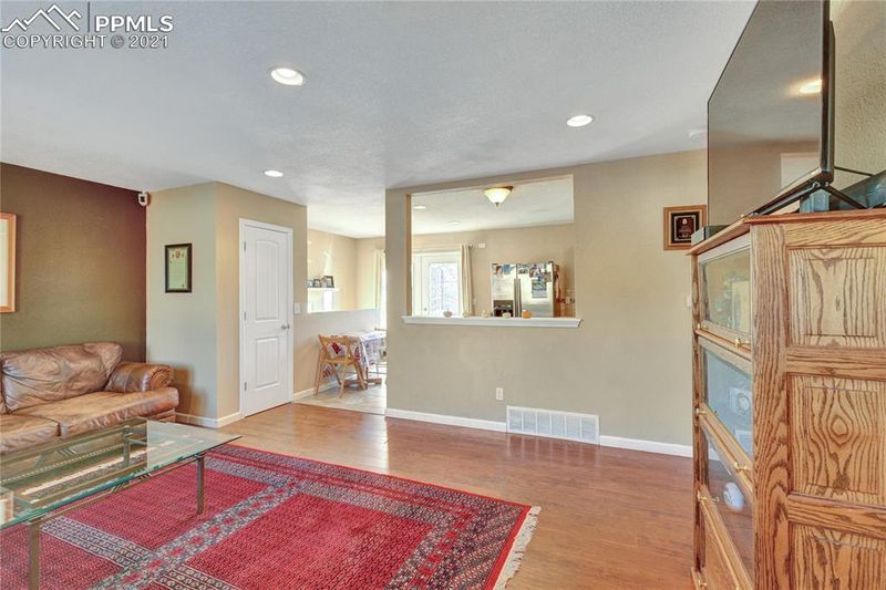 2019 E Uintah St, Colorado Springs, CO 80909