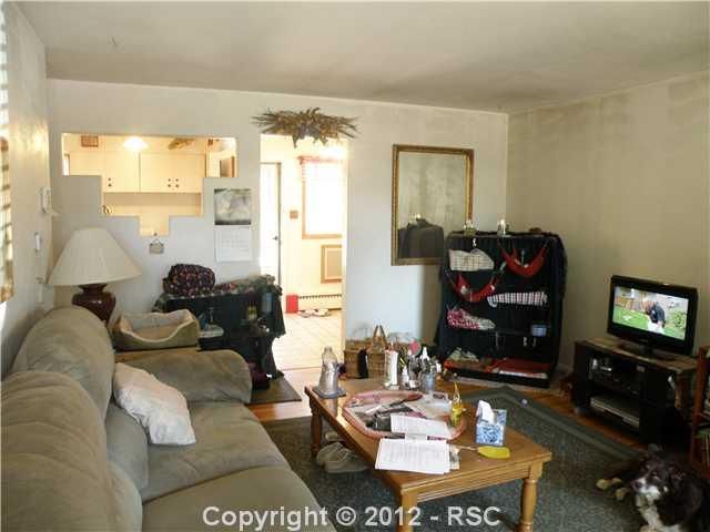 202 Maplewood Dr, Colorado Springs, CO 80907