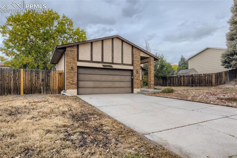 2020 Heathercrest Dr, Colorado Springs, CO 80915