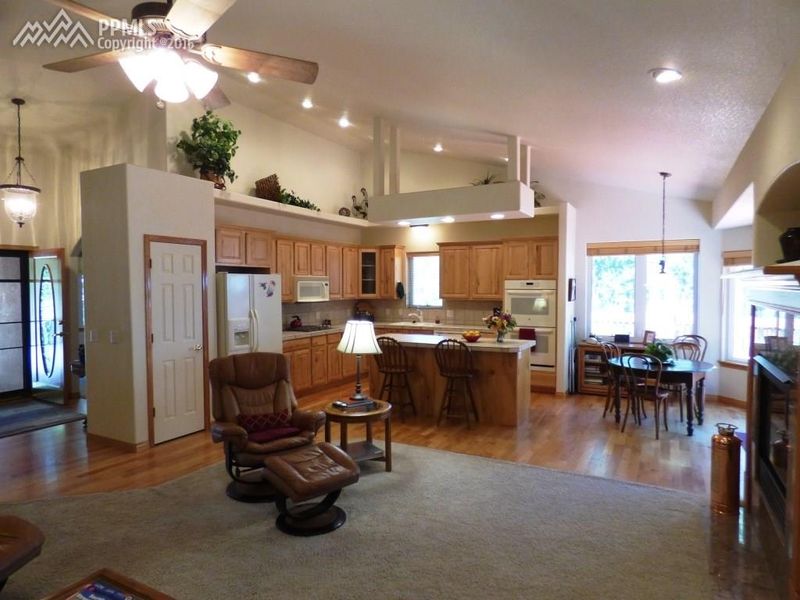 20205 Silver Horn Ln, Monument, CO 80132