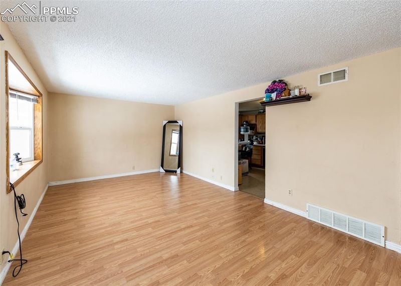 2021 Salt Dr, Colorado Springs, CO 80910