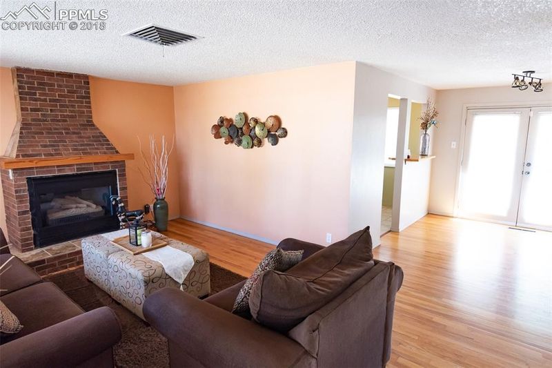 2022 Comanche Rd, Pueblo, CO 81001