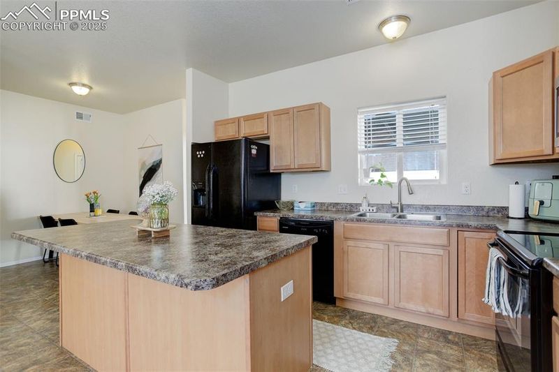 2025 Oneil Cir, Pueblo, CO 81004