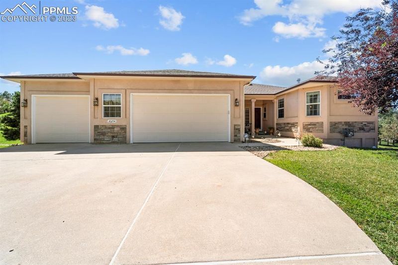 20254 Kenneth Lainer Dr, Monument, CO 80132