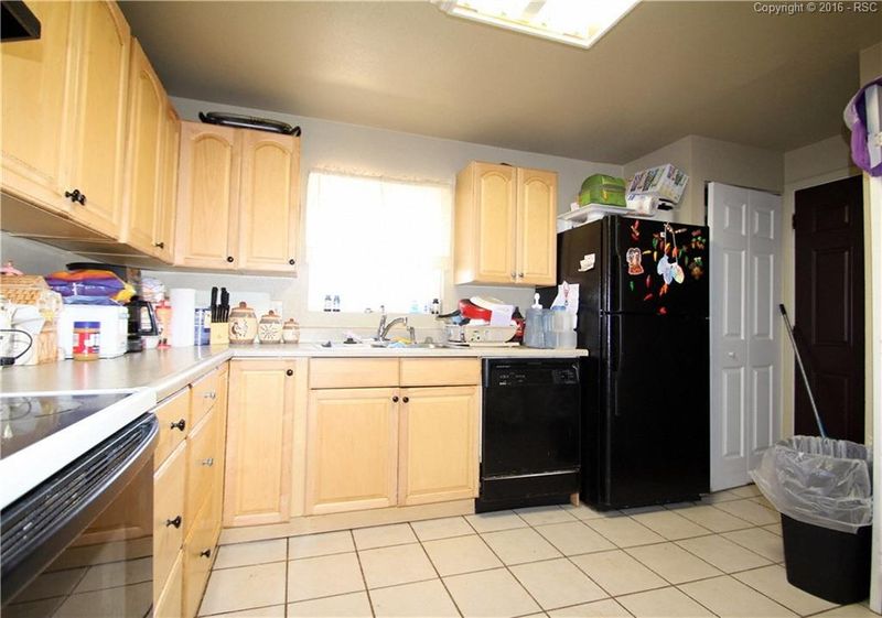 2026 Salt Dr, Colorado Springs, CO 80910