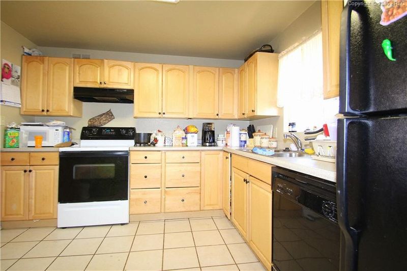 2026 Salt Dr, Colorado Springs, CO 80910