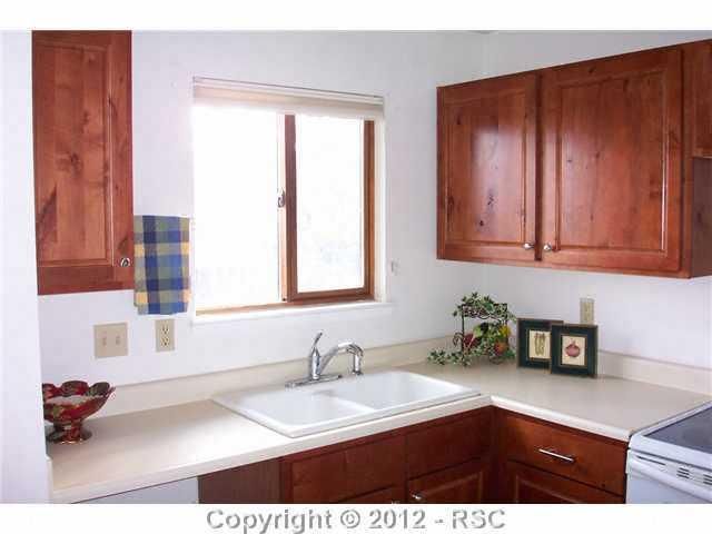 2027 Bristlecone Dr, Colorado Springs, CO 80919