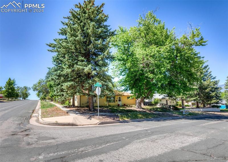 2027 E Jackson St, Colorado Springs, CO 80909