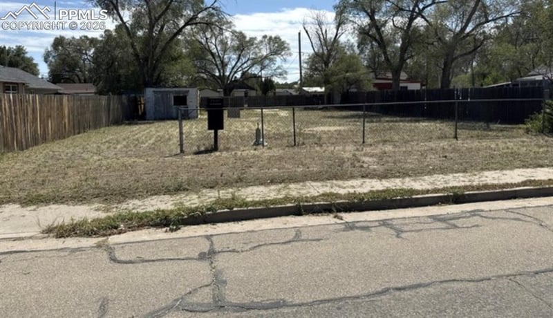 2028 E 11th St, Pueblo, CO 81001