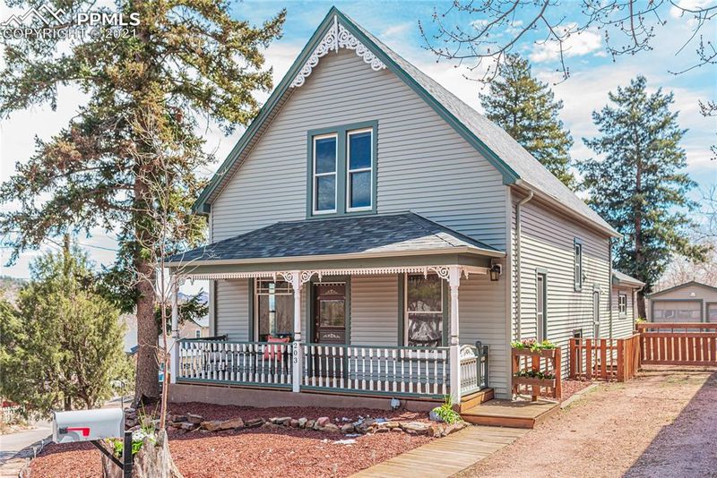 203 Pawnee Ave, Manitou Springs, CO 80829
