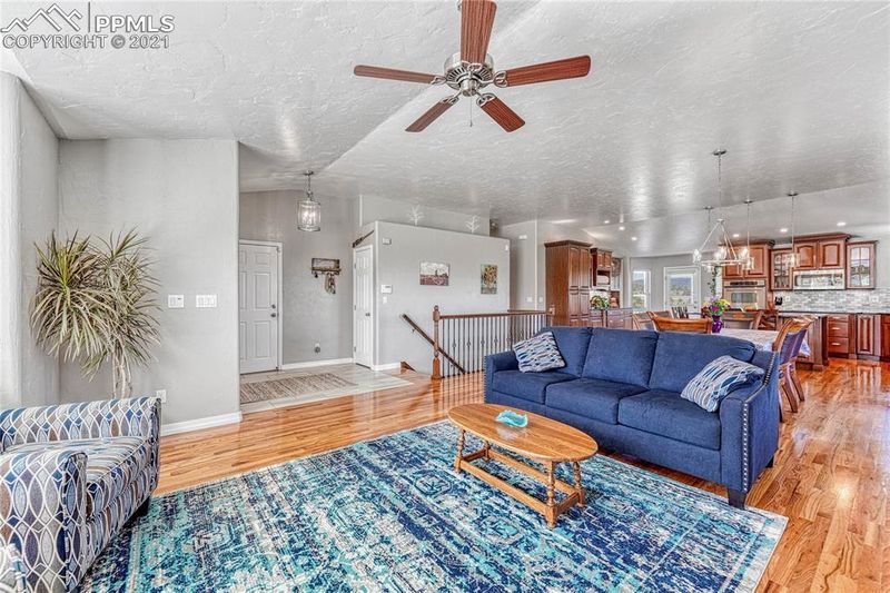 20320 Doewood Dr, Monument, CO 80132