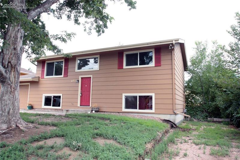 2033 Whitewood Dr, Colorado Springs, CO 80910