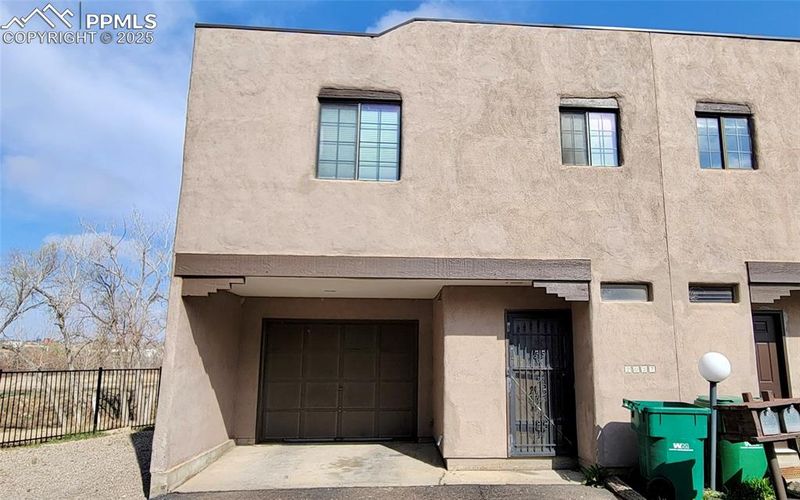 2037 Mohawk Rd, Pueblo, CO 81001