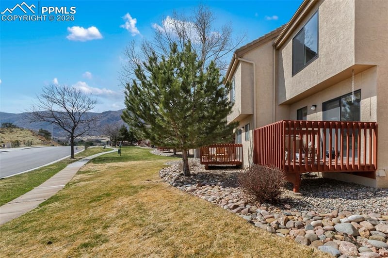 2039 Bristlecone Dr, Colorado Springs, CO 80919