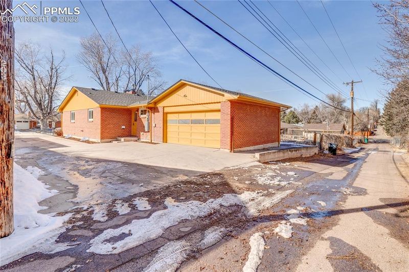 2039 Eagle View Dr, Colorado Springs, CO 80909