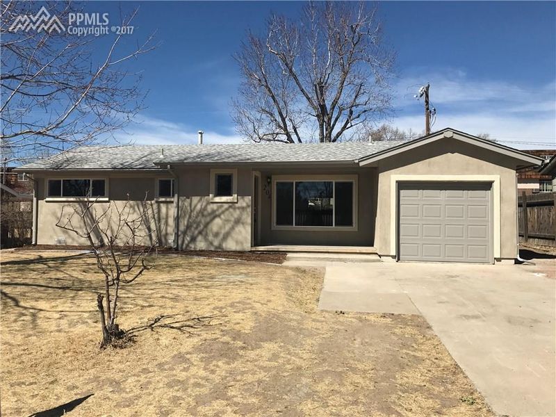 204 Morningside Dr, Colorado Springs, CO 80911