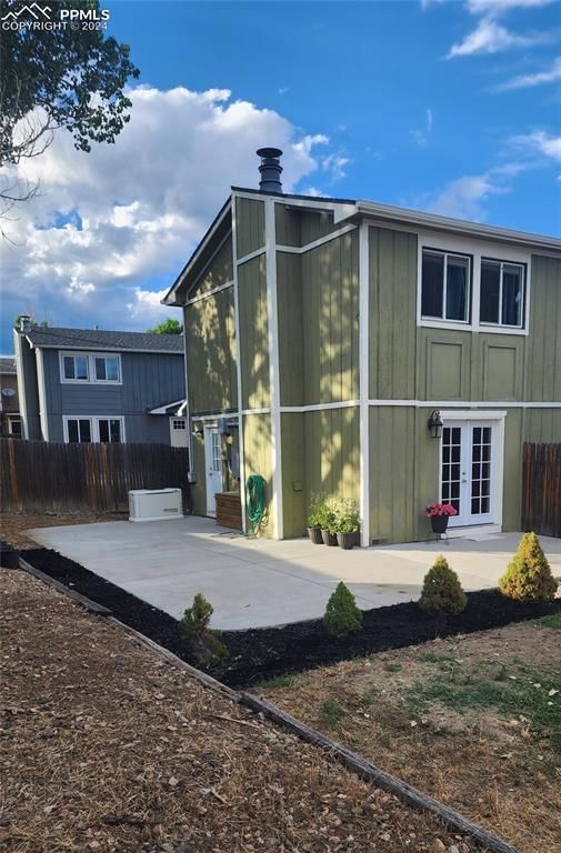 2040 Sarsi Dr, Colorado Springs, CO 80915