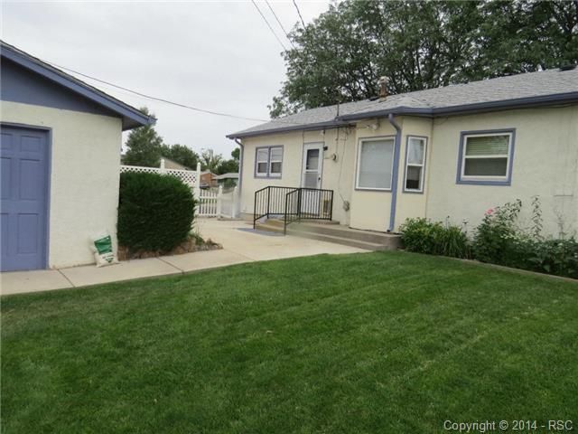 2040 Sherwood Ln, Pueblo, CO 81005