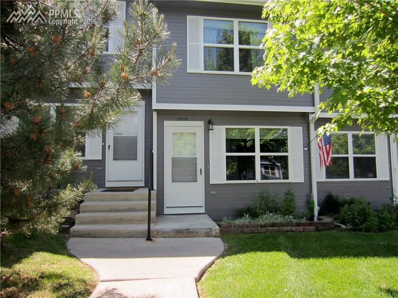 2044 Oakcrest Cir, Castle Rock, CO 80104