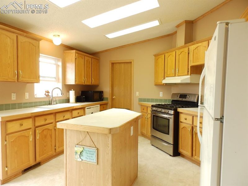20450 Phoebe Grv, Colorado Springs, CO 80908
