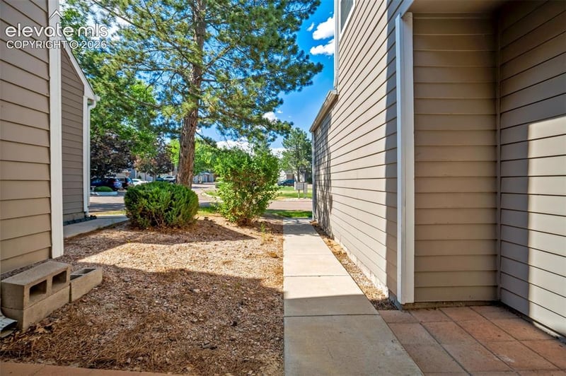 2046 Palm Dr, Colorado Springs, CO 80918