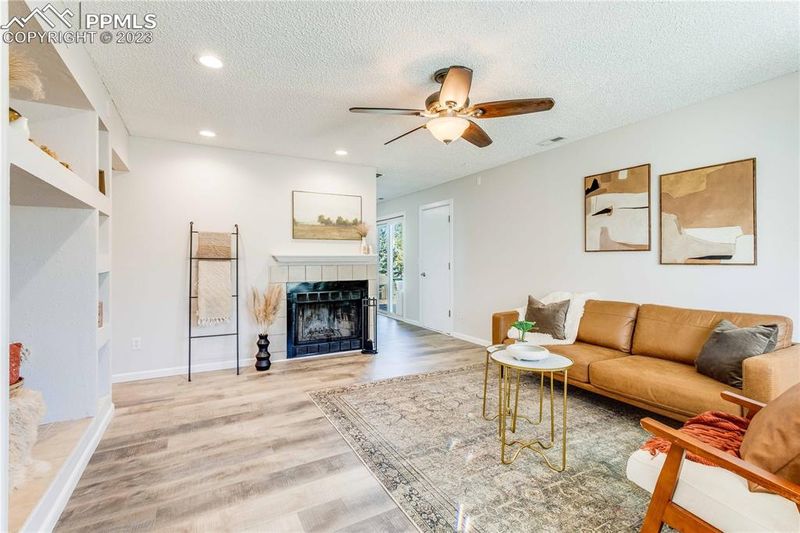 2048 Ambleside Dr, Colorado Springs, CO 80915