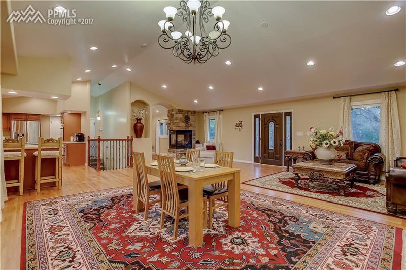 205 7th St, Colorado Springs, CO 80906