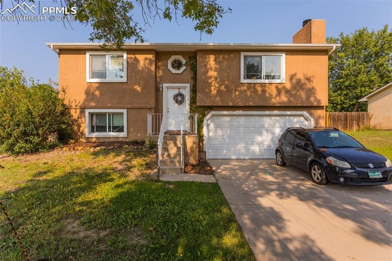 2050 Heathercrest Dr, Colorado Springs, CO 80915