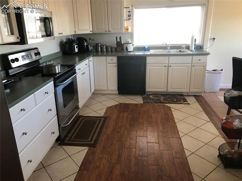20525 Powers Rd, Colorado Springs, CO 80928