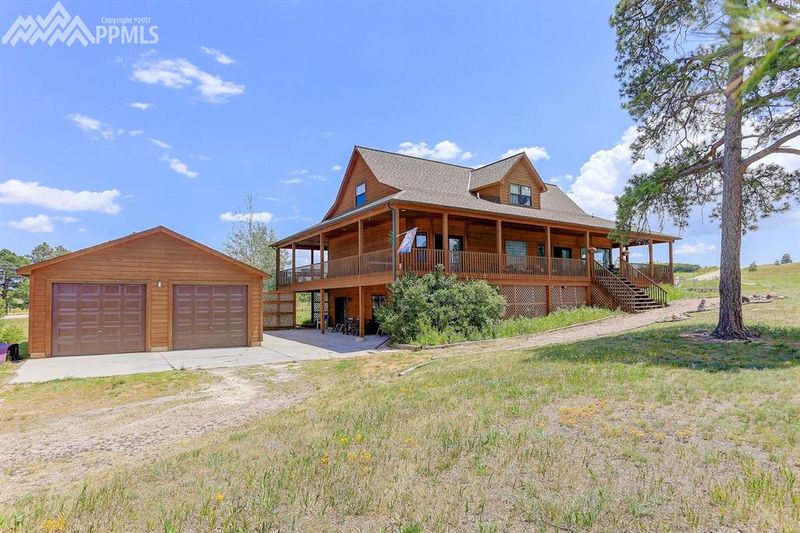 20572 Thunder Rd, Colorado Springs, CO 80908