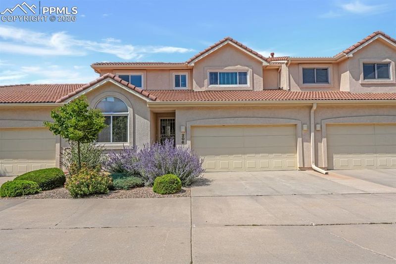 206 Luxury Ln, Colorado Springs, CO 80921