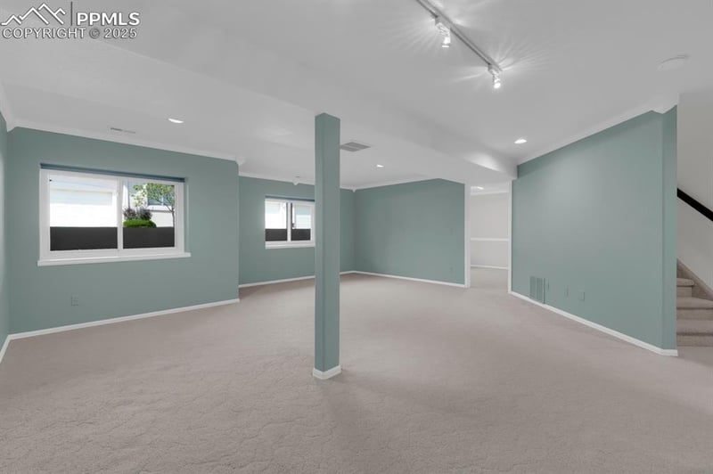 206 Luxury Ln, Colorado Springs, CO 80921