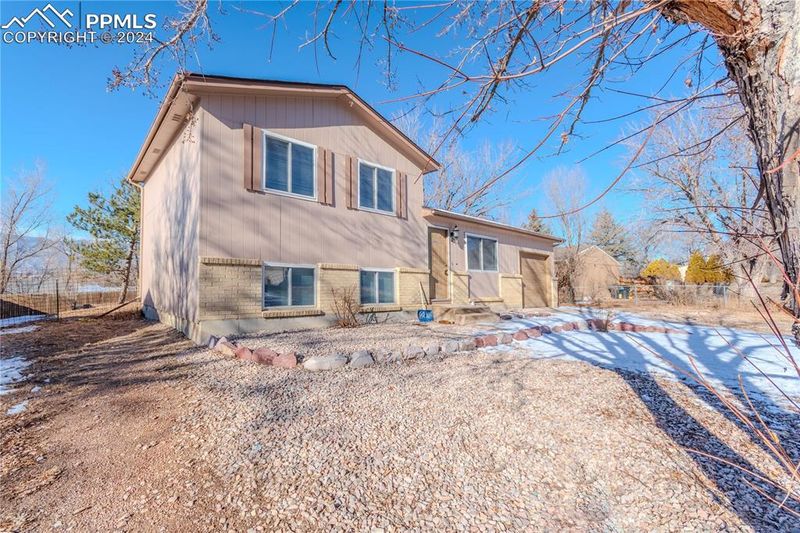 206 Milton Dr, Colorado Springs, CO 80910