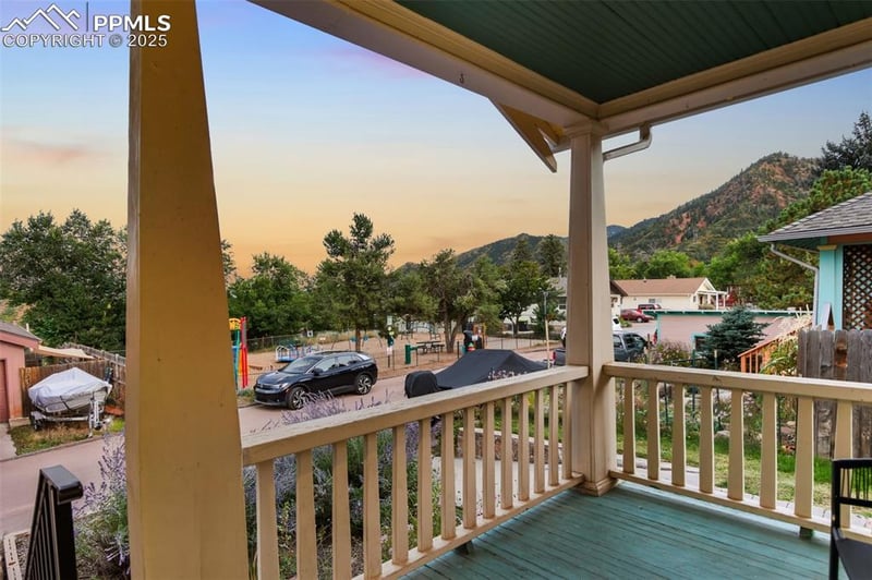 206 Pine Ridge Ave, Manitou Springs, CO 80829