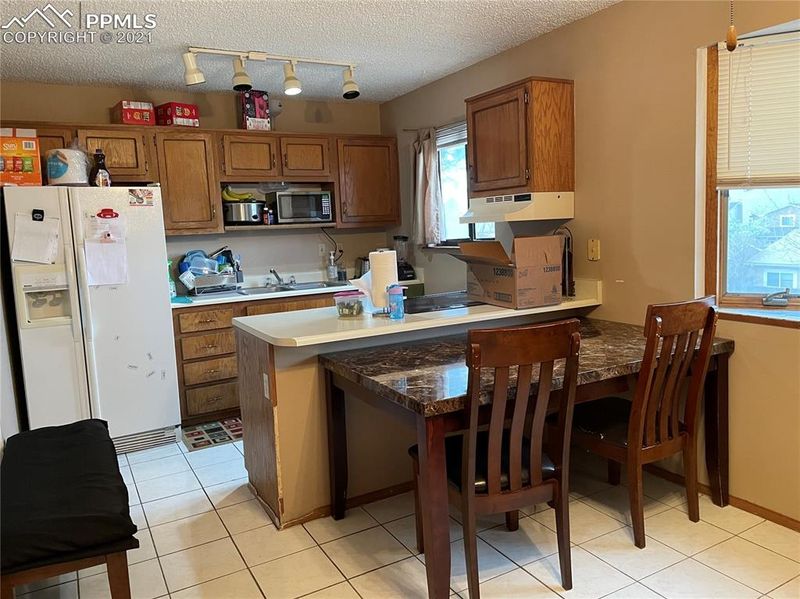 2064 Ambleside Dr, Colorado Springs, CO 80915