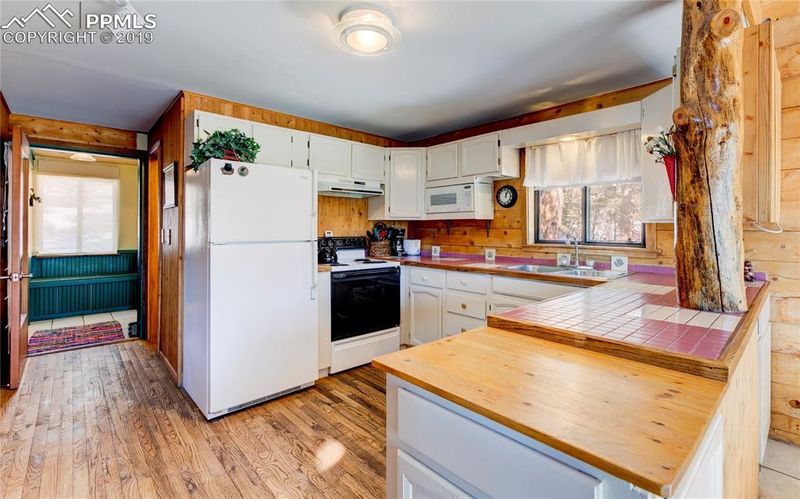 2064 Pikes Peak Dr, Divide, CO 80814