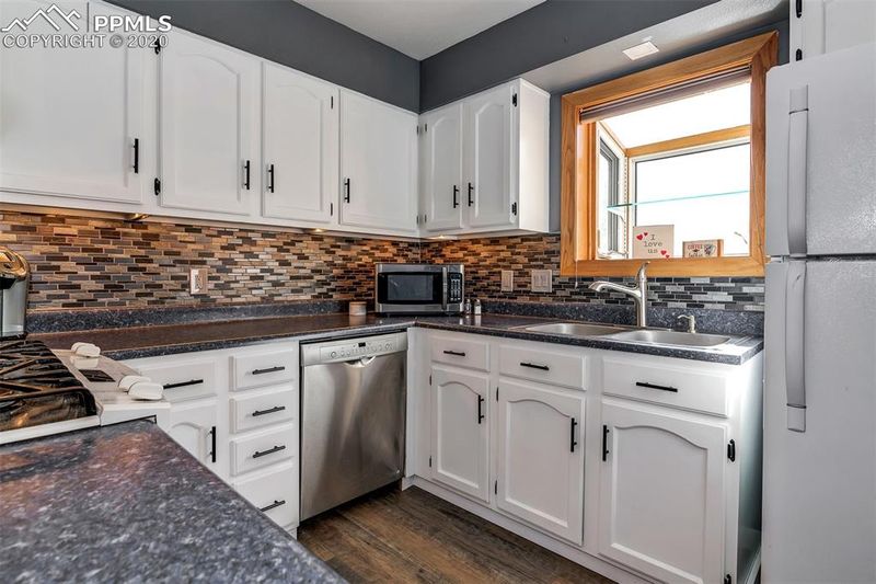 2069 Ambleside Dr, Colorado Springs, CO 80915
