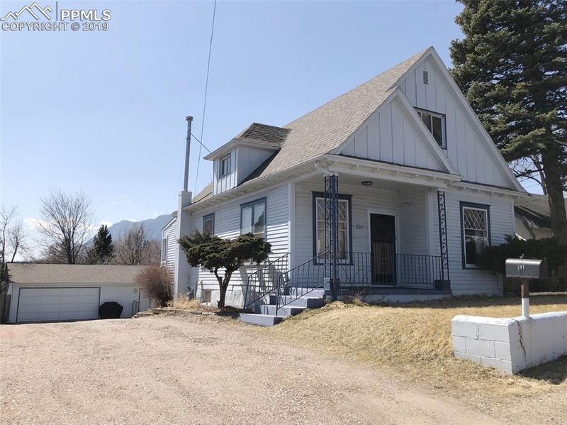 207 W Brookside St, Colorado Springs, CO 80905
