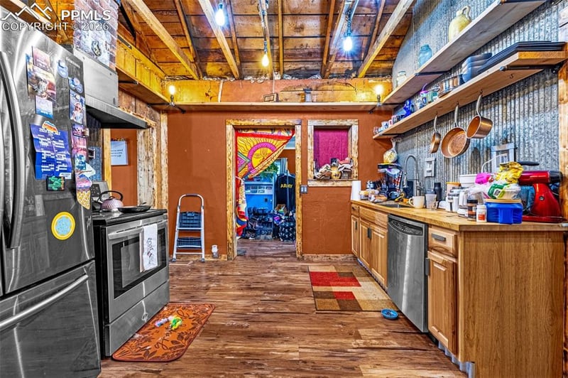 207 Eaton Ave, Cripple Creek, CO 80813