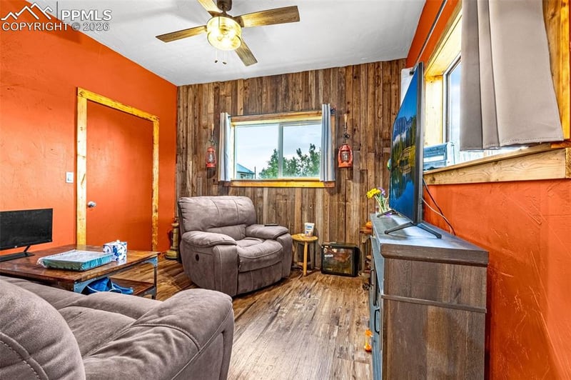 207 Eaton Ave, Cripple Creek, CO 80813