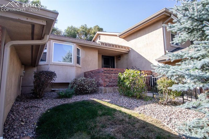2076 Glenhill Rd, Colorado Springs, CO 80906