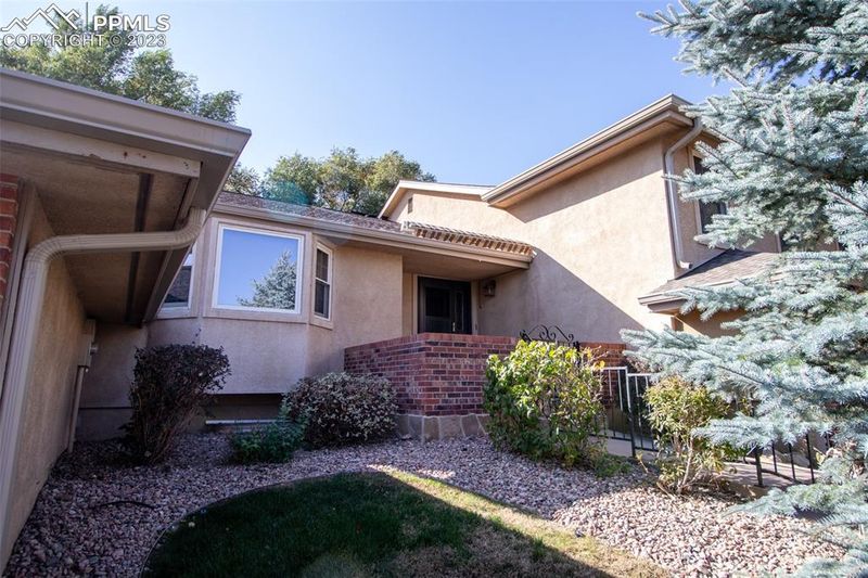 2076 Glenhill Rd, Colorado Springs, CO 80906