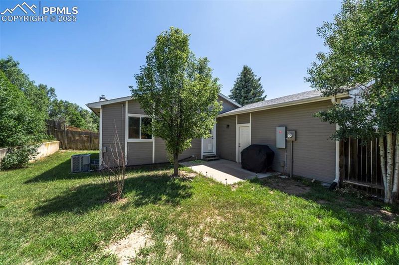 2077 Ambleside Dr, Colorado Springs, CO 80915