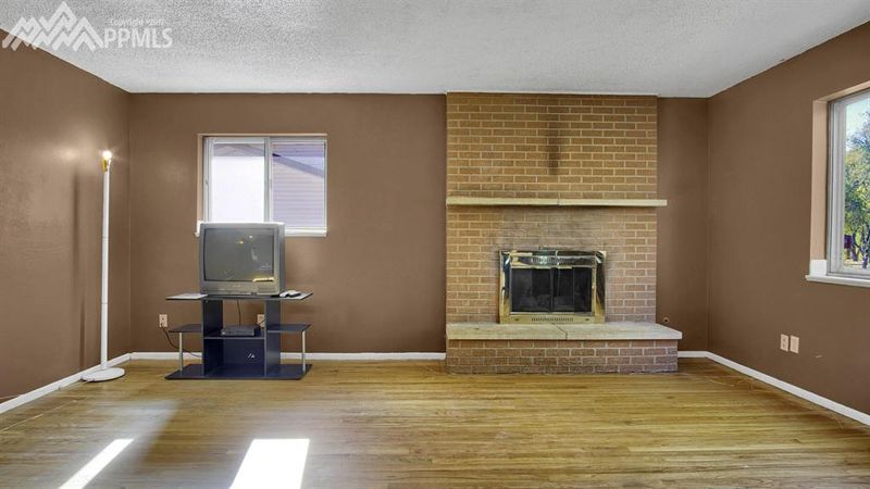208 Fairfax St, Colorado Springs, CO 80911