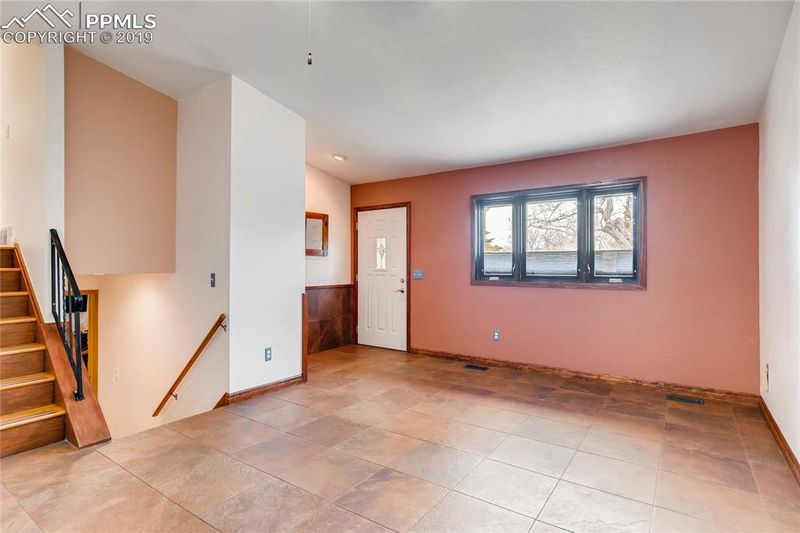 2087 S Olathe St, Aurora, CO 80013