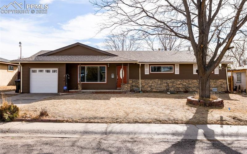 209 Everett Dr, Colorado Springs, CO 80911