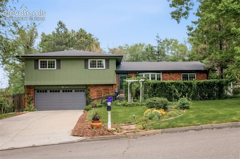 21 Newport Cir, Colorado Springs, CO 80906