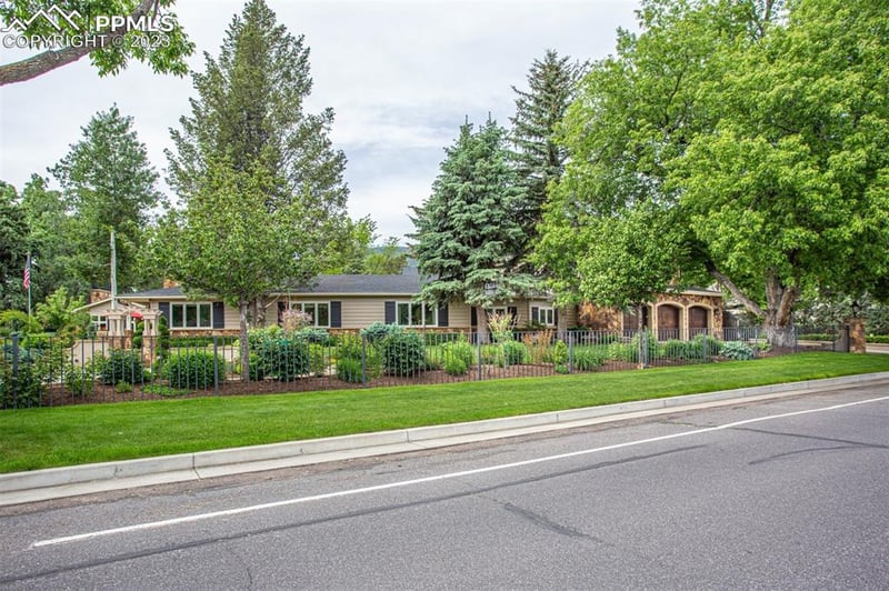 21 Pourtales Rd, Colorado Springs, CO 80906