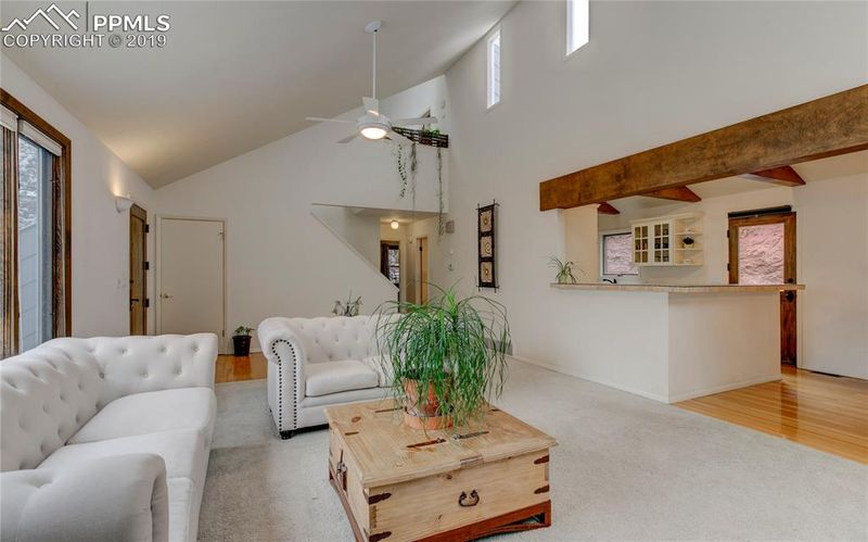 21 Sandra Ln, Manitou Springs, CO 80829